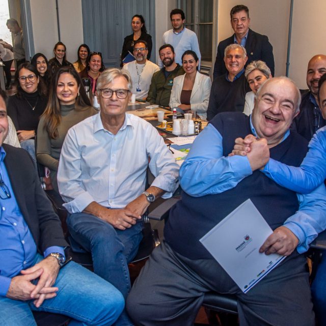 Governo do Estado e Prefeitura propõem adoção de prédios históricos por empresas portuárias em Paranaguá