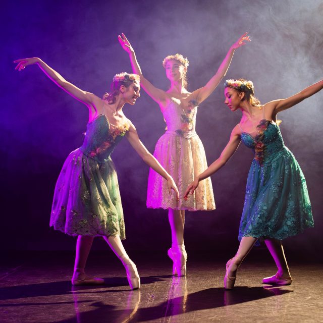 Balé clássico da Escola Bolshoi encanta Paranaguá com espetáculo gratuito ao ar livre no domingo (27)